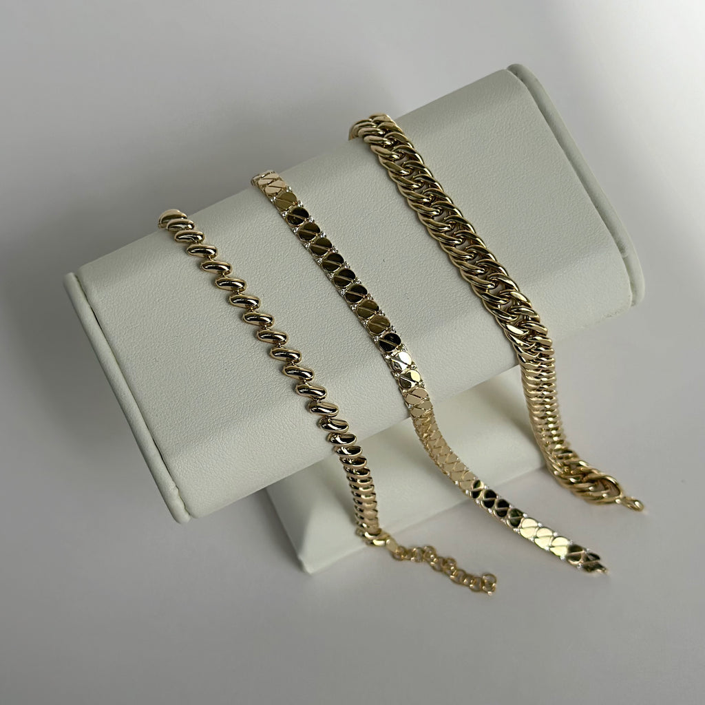 Gold Fera Bracelet - atua-studio
