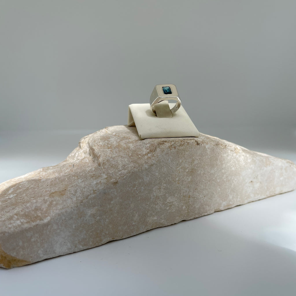 Signet Ring - atua-studio